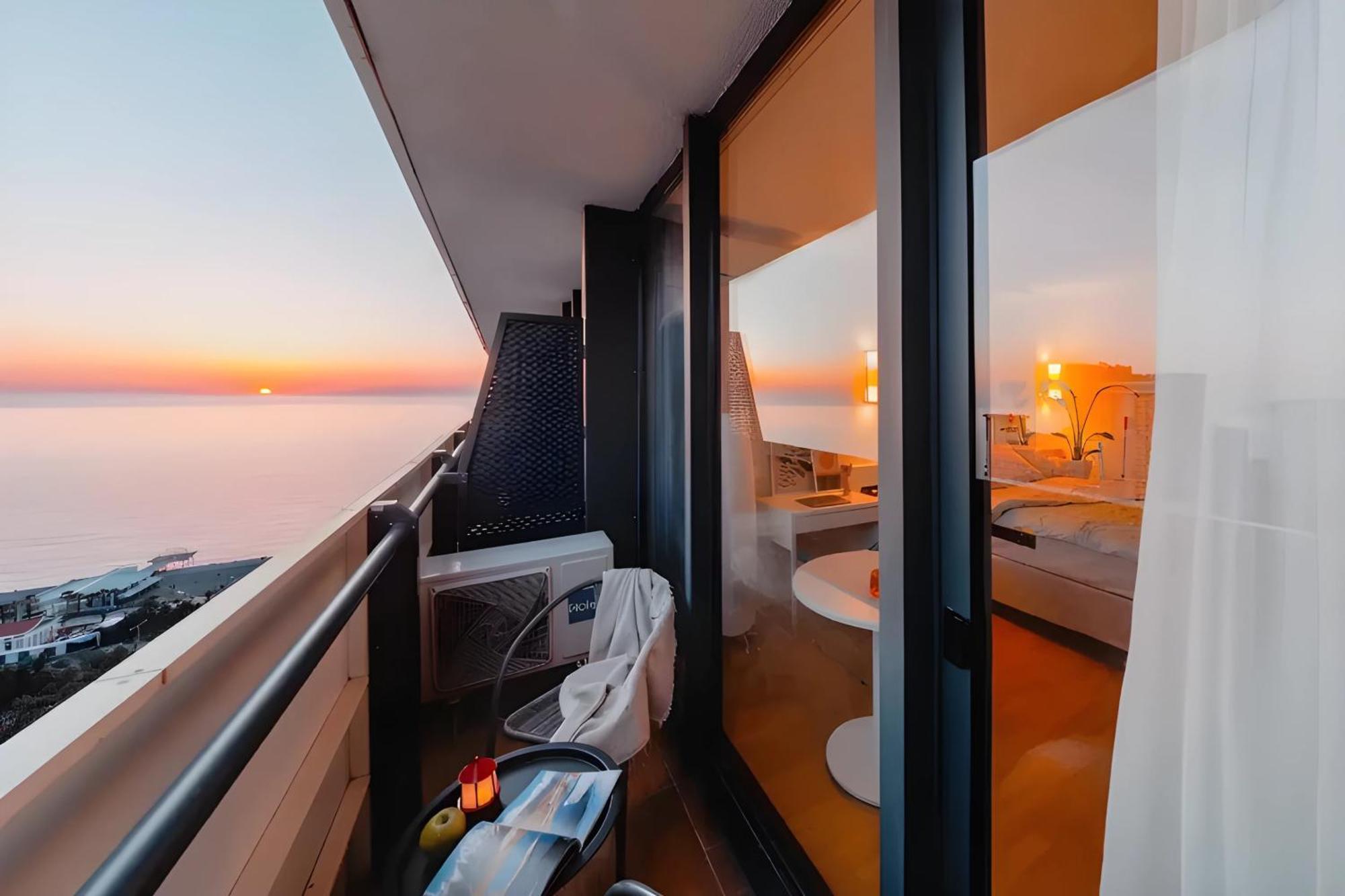 Luxury Orbi City Sea View Aparthotel Batumi Exteriér fotografie