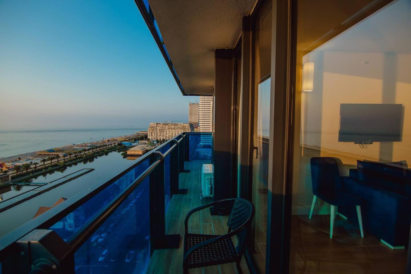 Luxury Orbi City Sea View Aparthotel Batumi Exteriér fotografie
