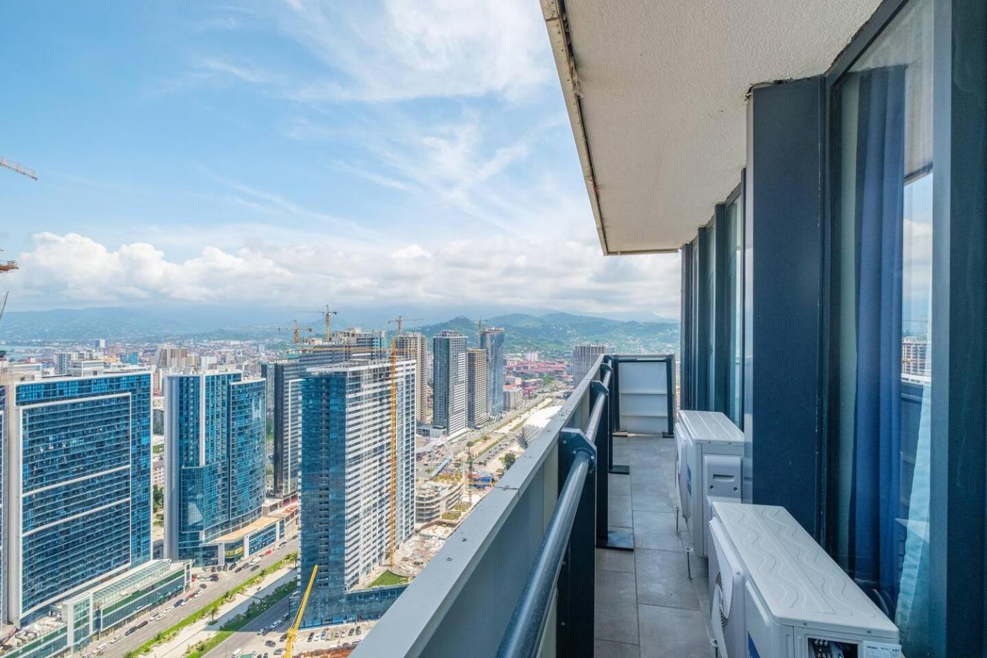 Luxury Orbi City Sea View Aparthotel Batumi Exteriér fotografie