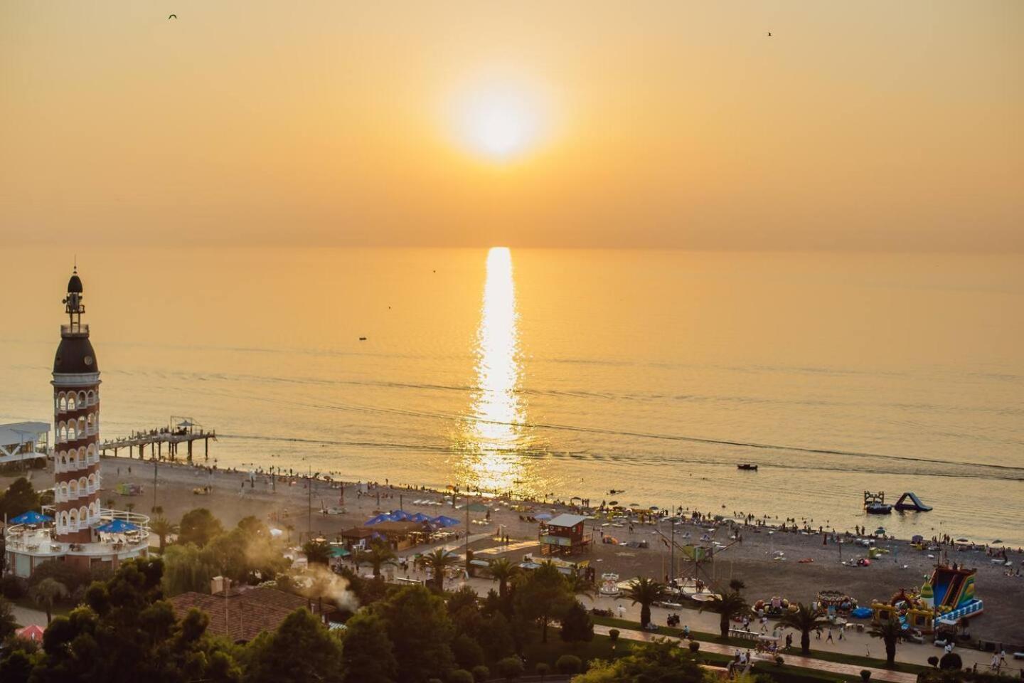 Luxury Orbi City Sea View Aparthotel Batumi Exteriér fotografie