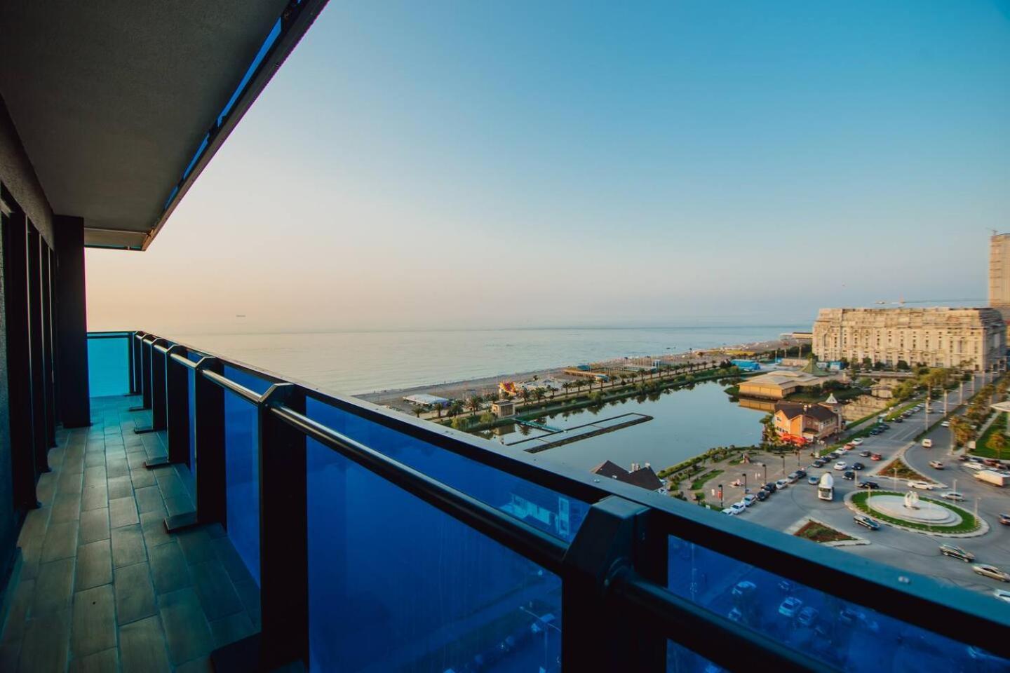 Luxury Orbi City Sea View Aparthotel Batumi Exteriér fotografie